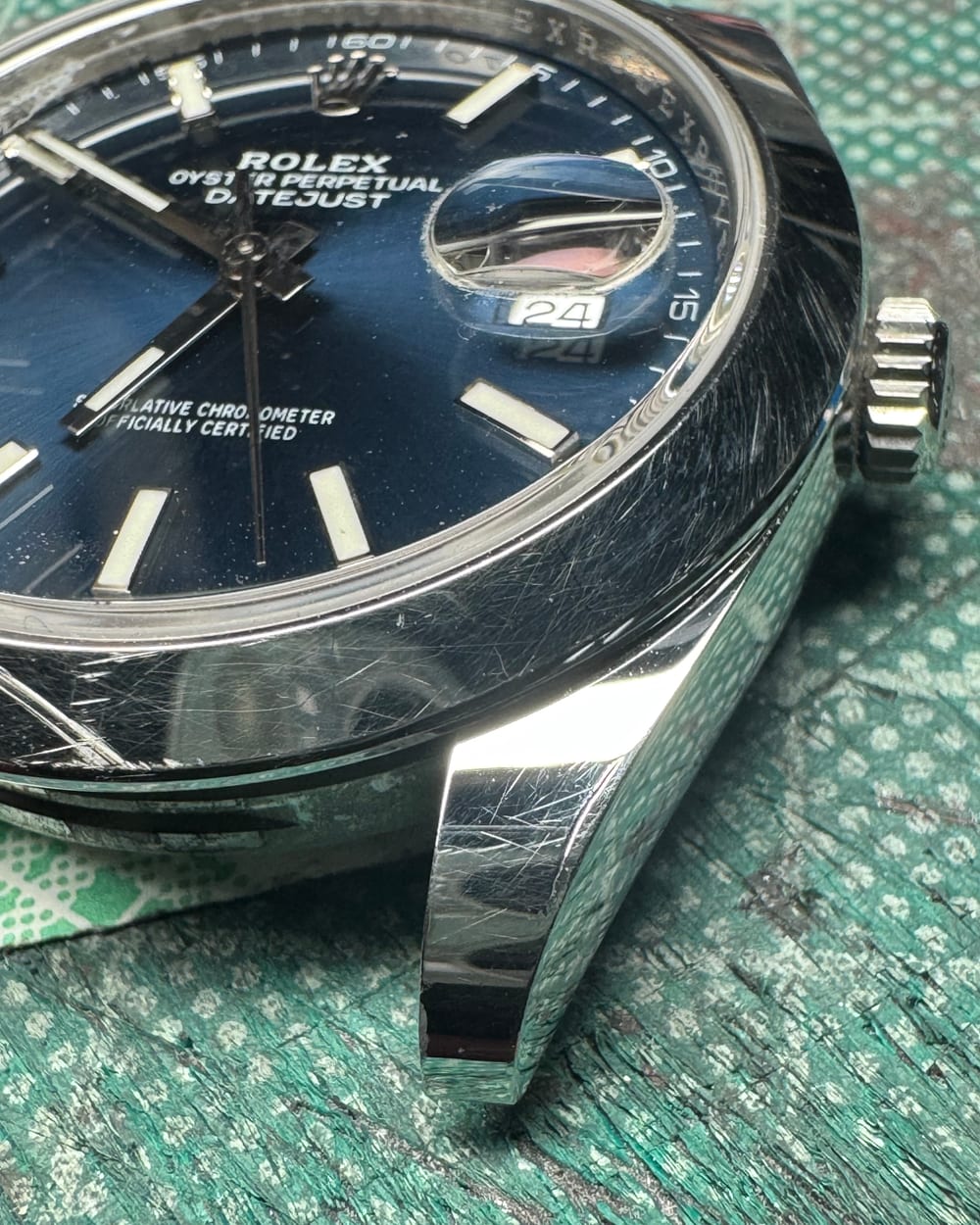 Rolex Datejust avant restauration — cornes et carrure rayées